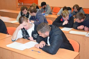 Obkladačská naděje 2017 - Jako první bylo třeba zvládnout test teoretických znalostí pro obkladače.