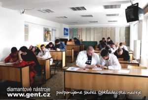 Cech obkladačů ČR - Obkladačská naděje 2019: První úkol, které na mladé obkladače čekal, byl test teoretických znalostí