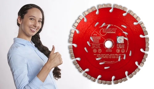 diamantový řezný kotouč a žena